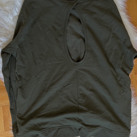 Victoria Secret Sport Open Back Crewneck - Picture 2 of 2